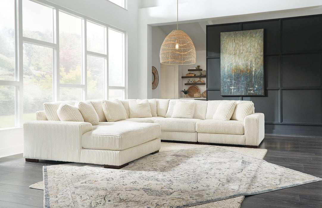 Lindyn Sectional with Chaise - Clarks Hardware - Iowa