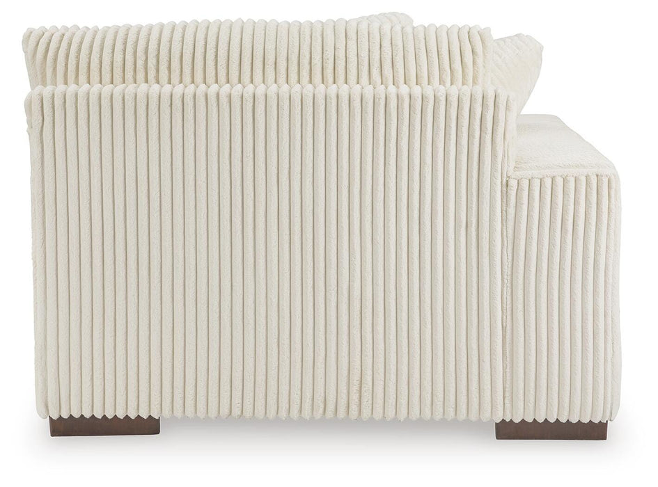 Lindyn Sectional with Chaise - Clarks Hardware - Iowa
