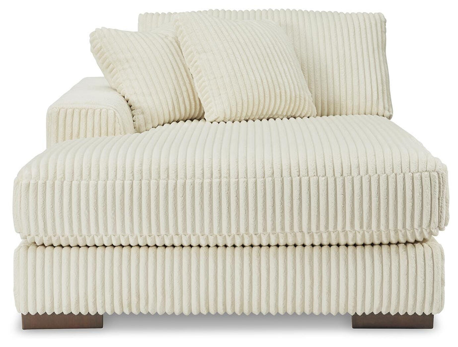 Lindyn Sectional with Chaise - Clarks Hardware - Iowa