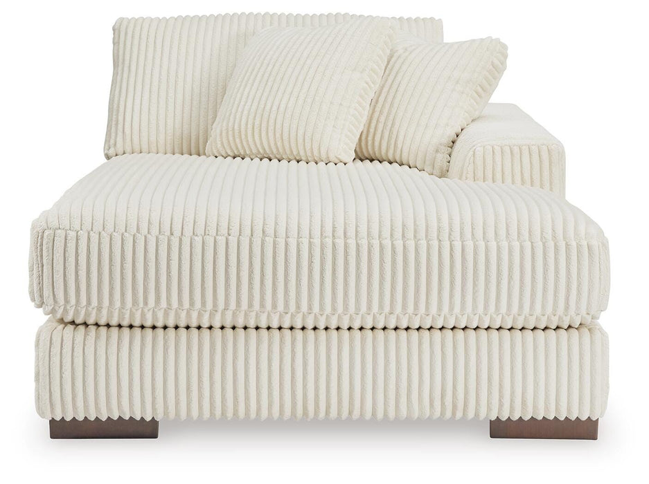 Lindyn Sectional with Chaise - Clarks Hardware - Iowa