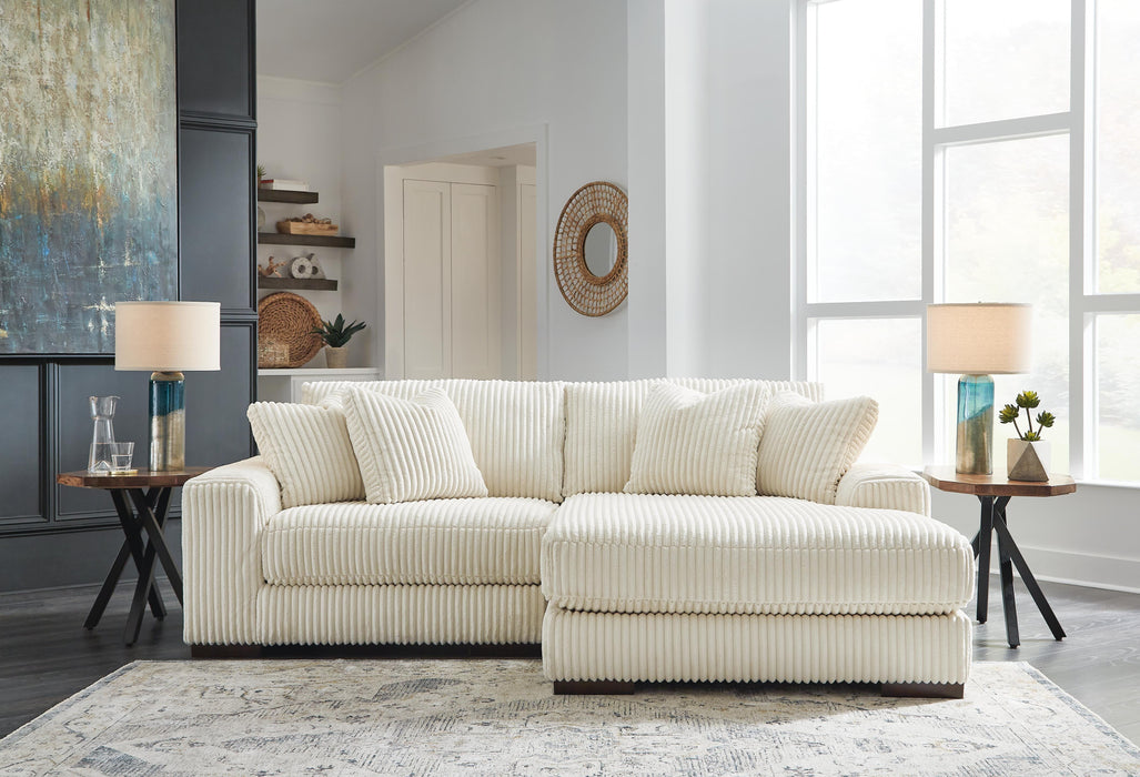 Lindyn Sectional with Chaise - Clarks Hardware - Iowa