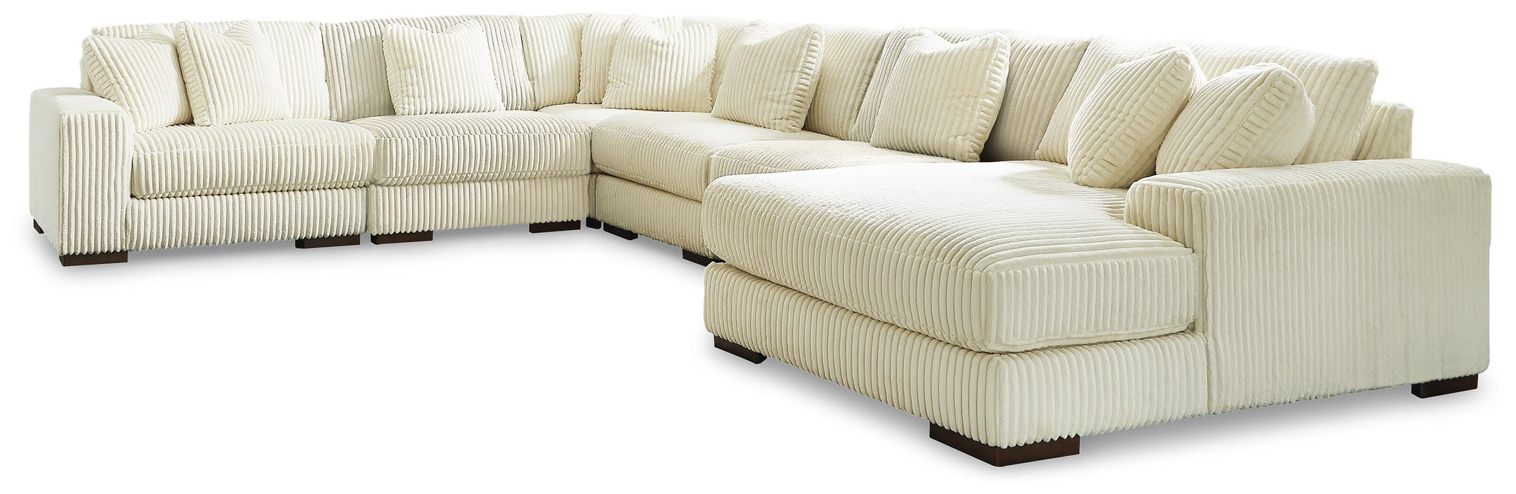Lindyn Sectional with Chaise - Clarks Hardware - Iowa