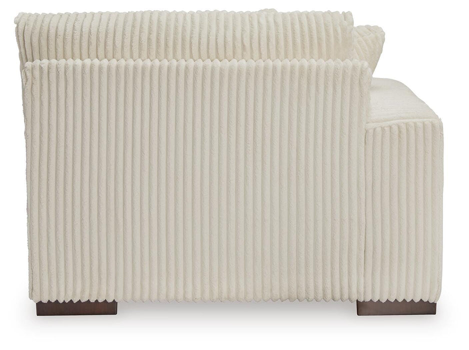 Lindyn Sectional with Chaise - Clarks Hardware - Iowa