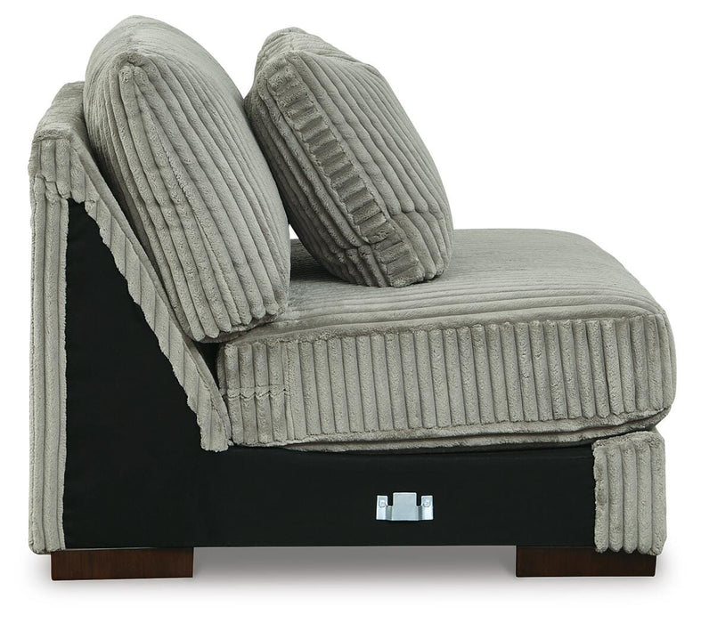 Lindyn Sectional with Chaise - Clarks Hardware - Iowa