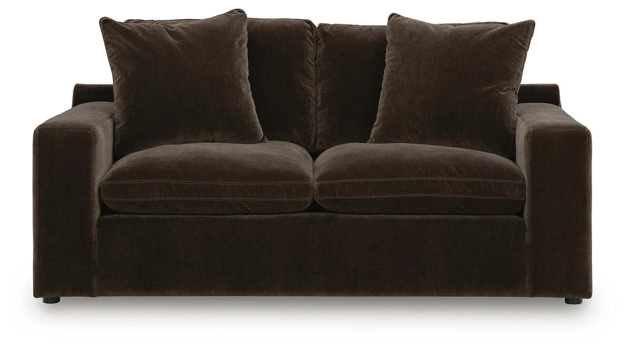 Maxton Heights Loveseat