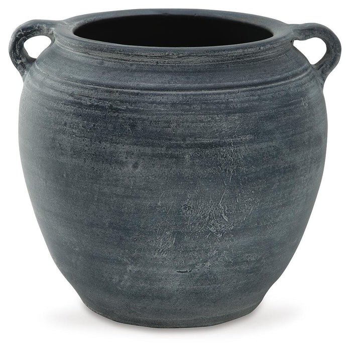 Meadie Vase - Clarks Hardware - Iowa