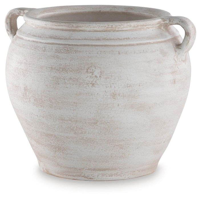 Meadie Vase - Clarks Hardware - Iowa