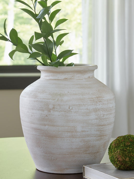 Meadie Vase - Clarks Hardware - Iowa
