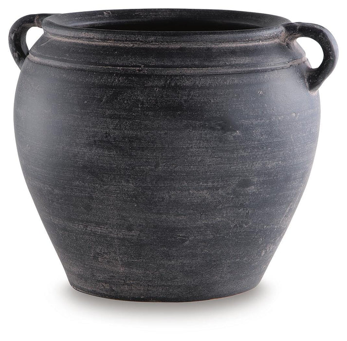 Meadie Vase - Clarks Hardware - Iowa