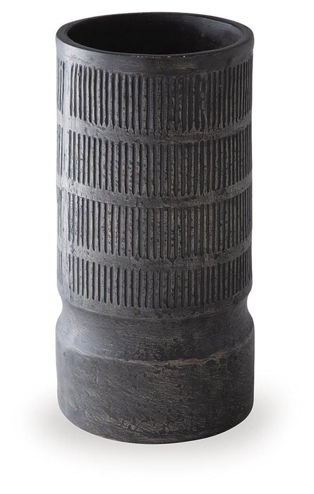Beninworth Vase - Clarks Hardware - Iowa