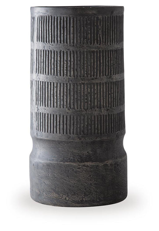 Beninworth Vase - Clarks Hardware - Iowa