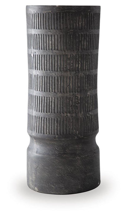 Beninworth Vase - Clarks Hardware - Iowa
