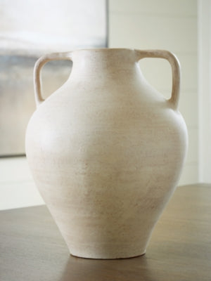 Justy Vase - Clarks Hardware - Iowa