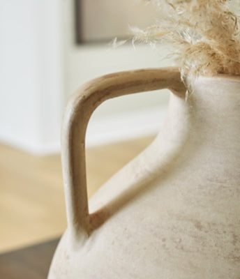 Justy Vase - Clarks Hardware - Iowa