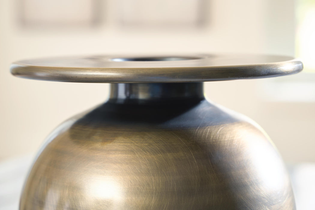 Fedorleigh Vase - Clarks Hardware - Iowa