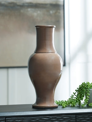 Tillmer Vase - Clarks Hardware - Iowa